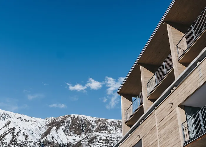 Отель The Crystal Vaya Unique *