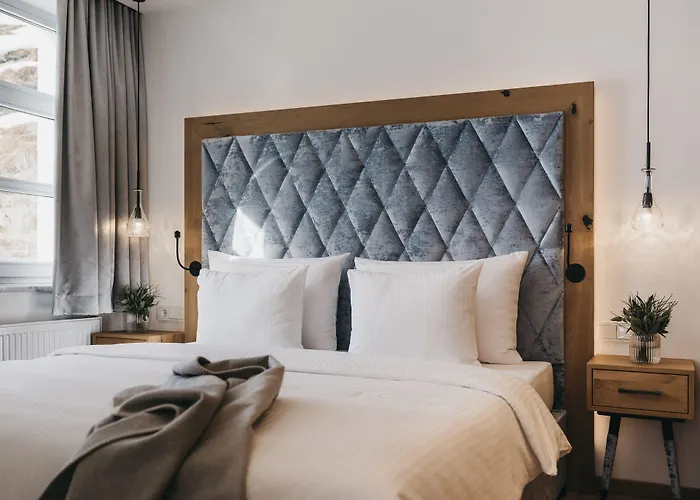 Отель The Crystal Vaya Unique *