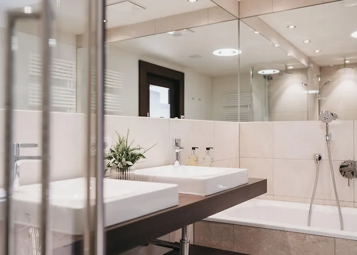 Отель The Crystal Vaya Unique *