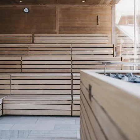 Hotel The Crystal Vaya Unique *