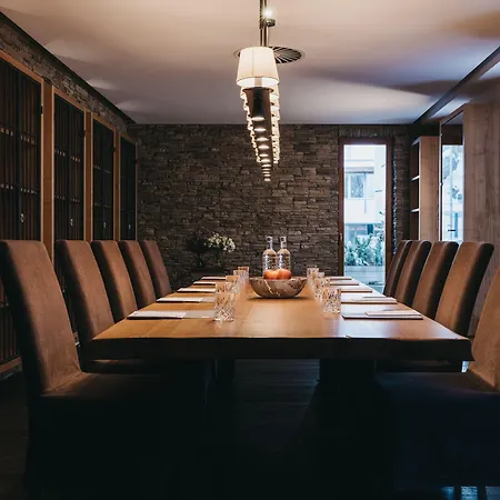 Hotel The Crystal Vaya Unique