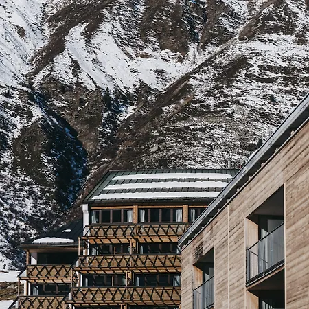 The Crystal Vaya Unique Hotel *