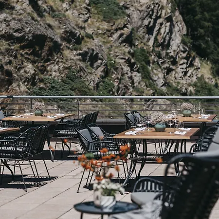 The Crystal Vaya Unique Hotel *