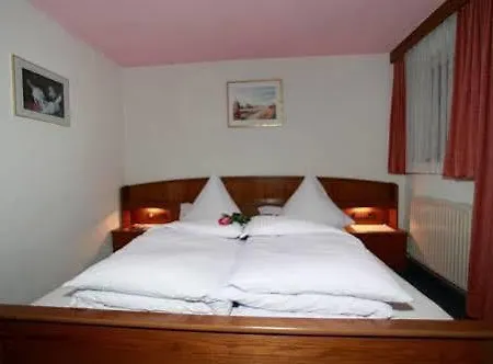 The Crystal Vaya Unique سولدن