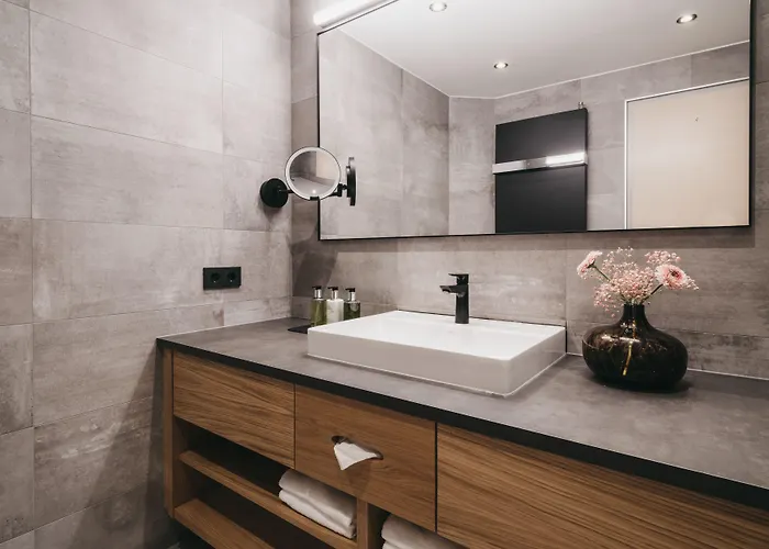 The Crystal Vaya Unique فندق